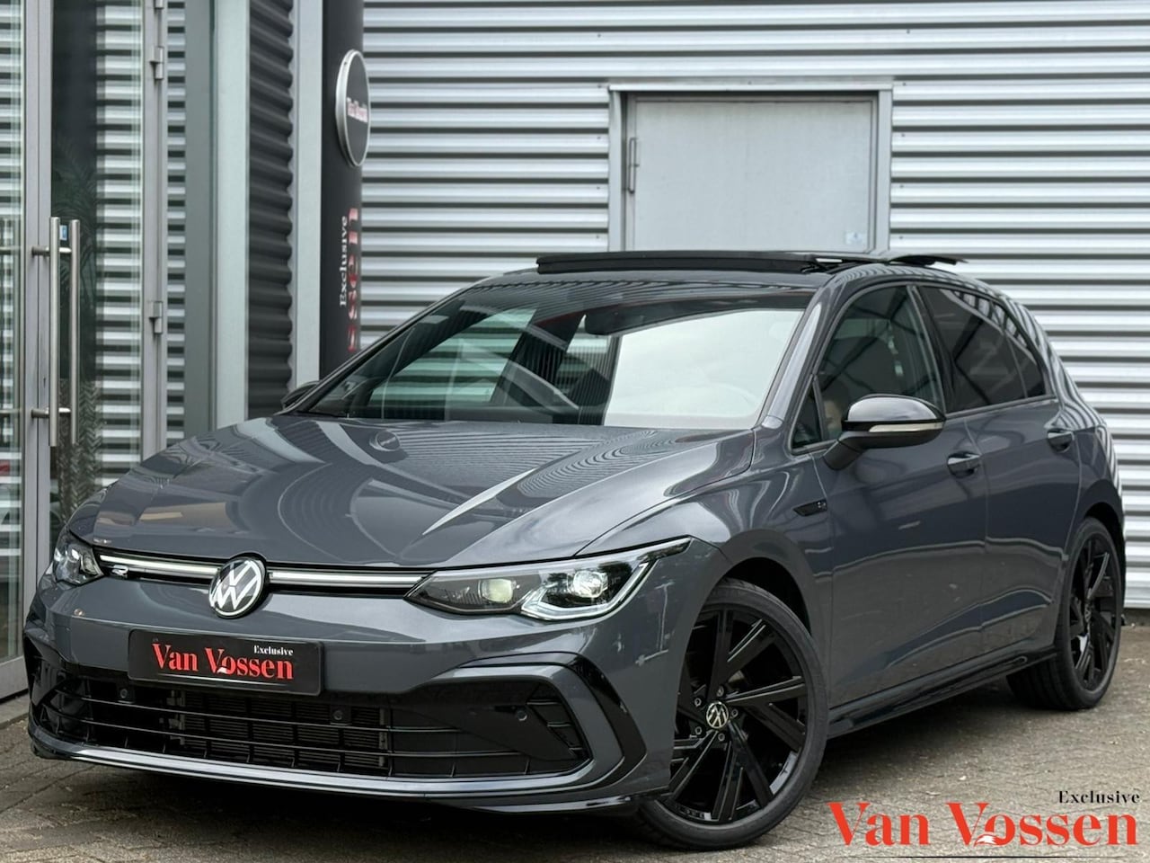 Volkswagen Golf - 1.5 eTSI Blackstyle 3X R-Line|Pano|H&K|IQ Light|Sfeer|Camera|Carplay|ACC| - AutoWereld.nl