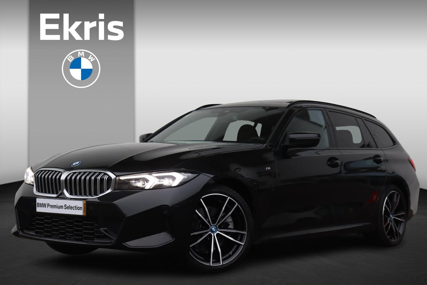 BMW 3-serie Touring - 320e M Sportpakket / Entertainment Pack  / Travel Pack / sportstoelen - AutoWereld.nl
