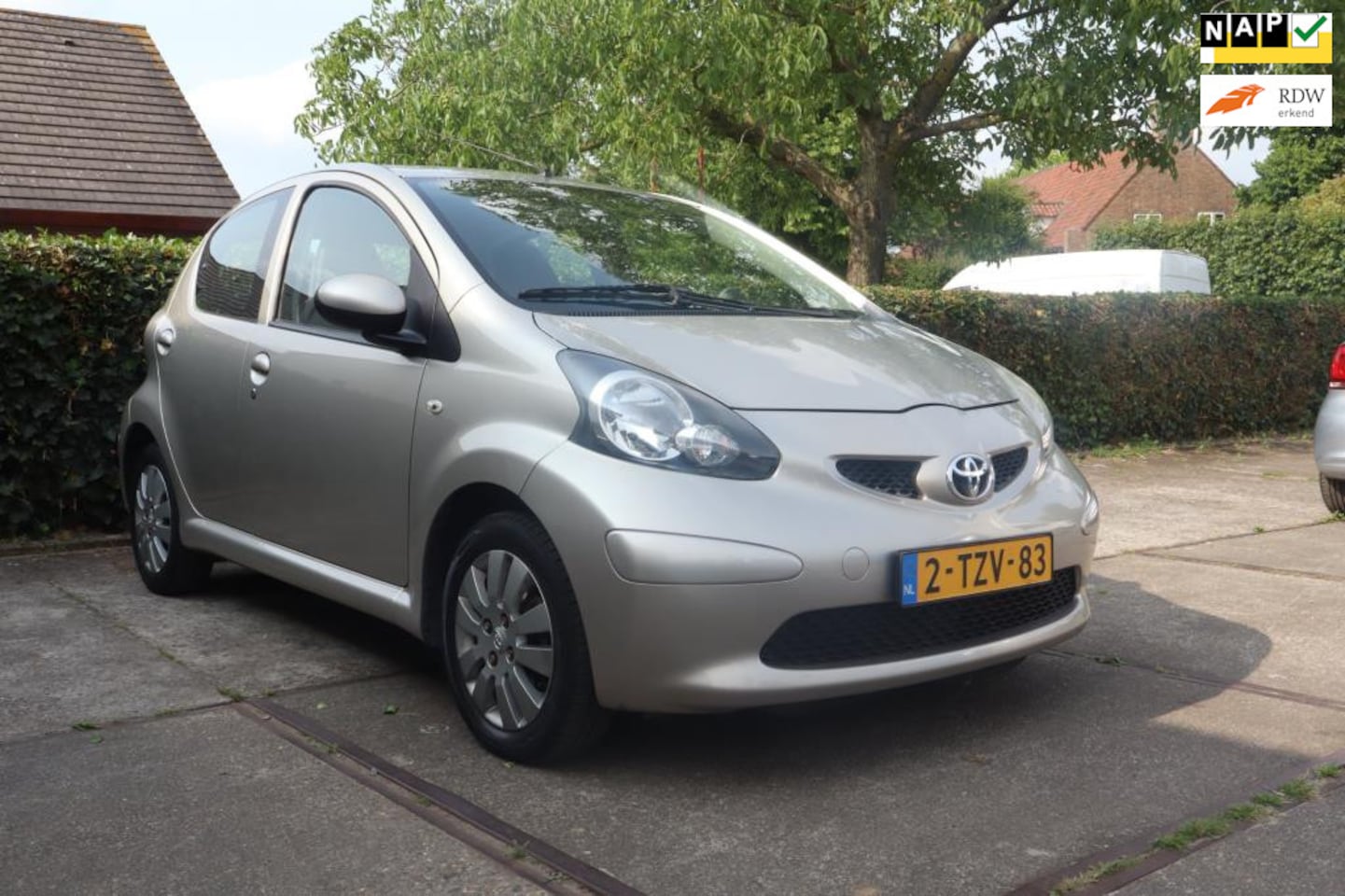 Toyota Aygo - 155DKM | ZUINIG | ELEK-RAMEN | 5DRS |NIEW KOPPELING|ANDROID CARPLAY | 2 SLEUTELS - AutoWereld.nl