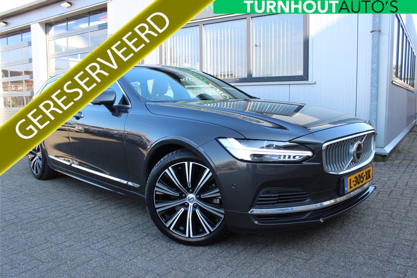 Volvo V90 - 2.0 T6 AWD Inscription Exclusive B&W | 360 Cam | Verwarmd stuur - AutoWereld.nl