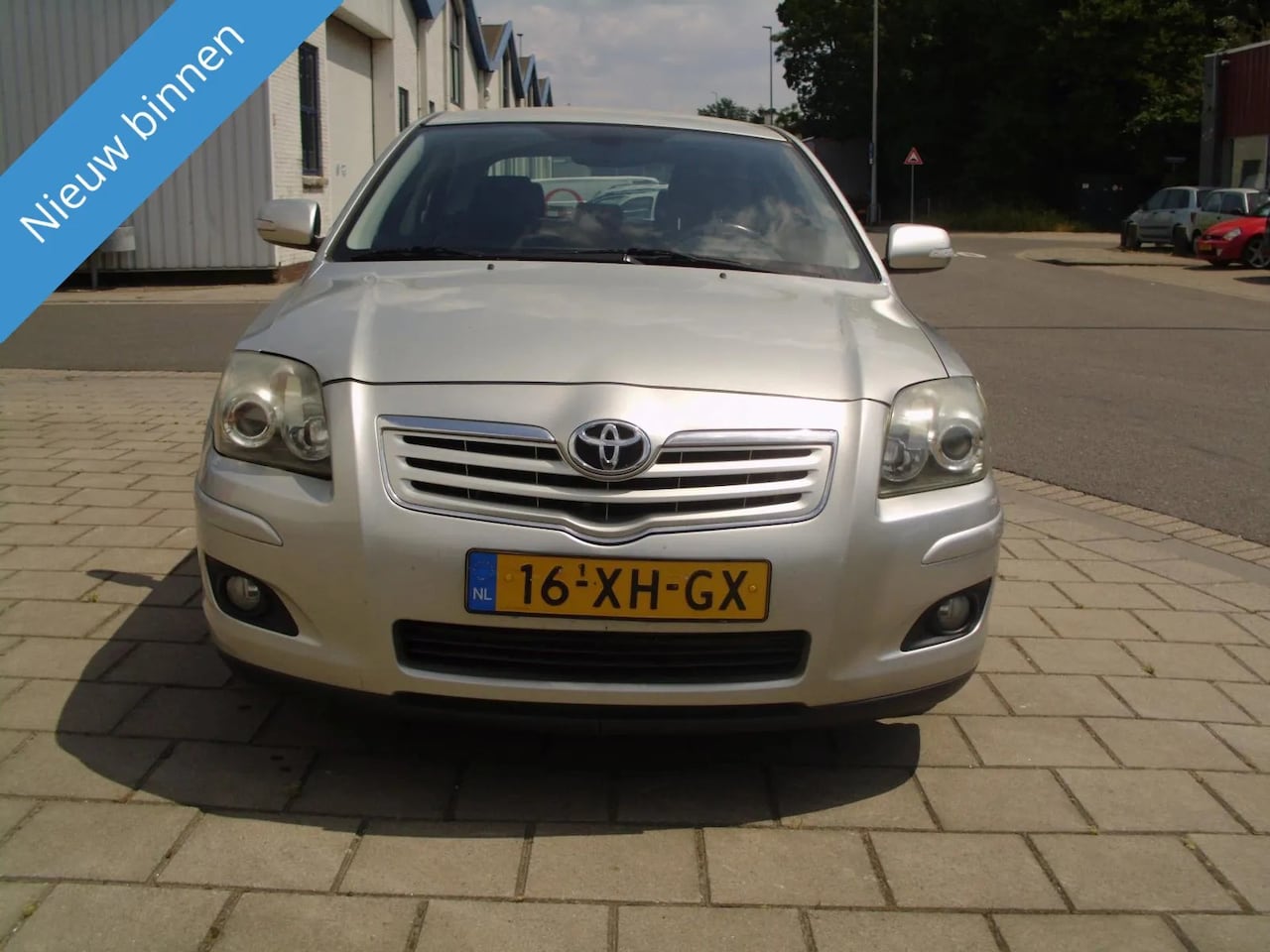 Toyota Avensis - TOYOTA 2.0 MET AIRCO NAVI LEER - AutoWereld.nl