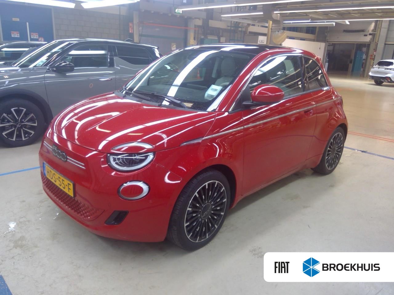 Fiat 500 - 3+1 La Prima 42 kWh 3-Fase | Vol-Leder | Navigatie | Achteruitrijcamera | Stoelverwarming - AutoWereld.nl