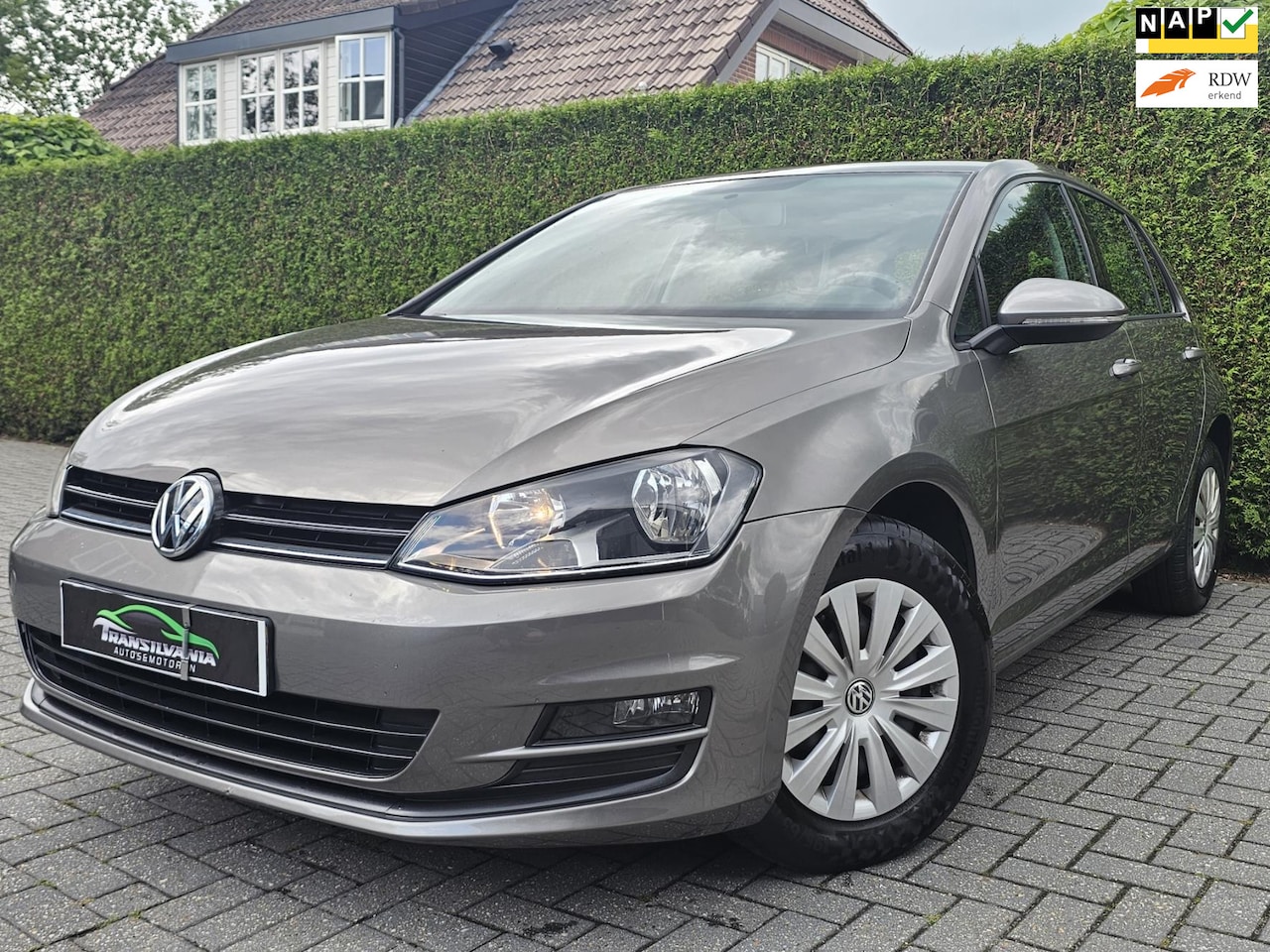 Volkswagen Golf - 1.6 TDI Trendline 1.6 TDI Trendline - AutoWereld.nl