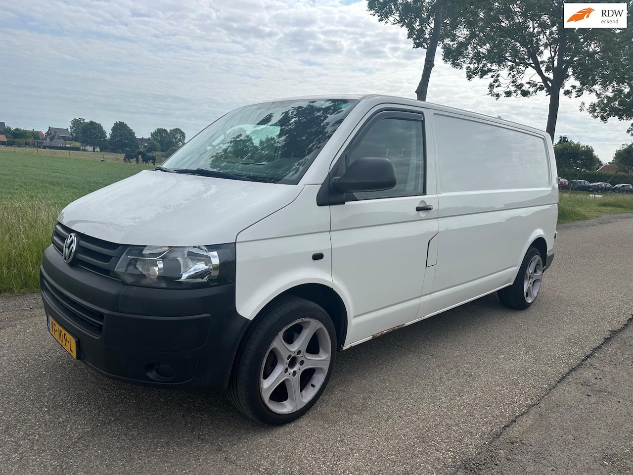 Volkswagen Transporter - 2.0 TDI L2H1 BM Baseline DC Budgetline 2.0 TDI L2H1 BM Baseline DC Budgetline - AutoWereld.nl