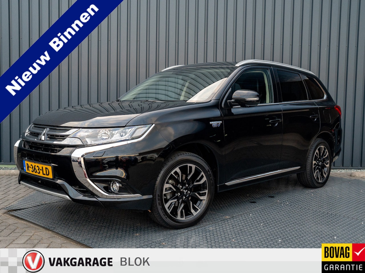 Mitsubishi Outlander - 2.0 PHEV Premium | Trekhaak afnb. | 360 Camera | Stoelverw. | Led Koplampen | Prijs Rijkla - AutoWereld.nl