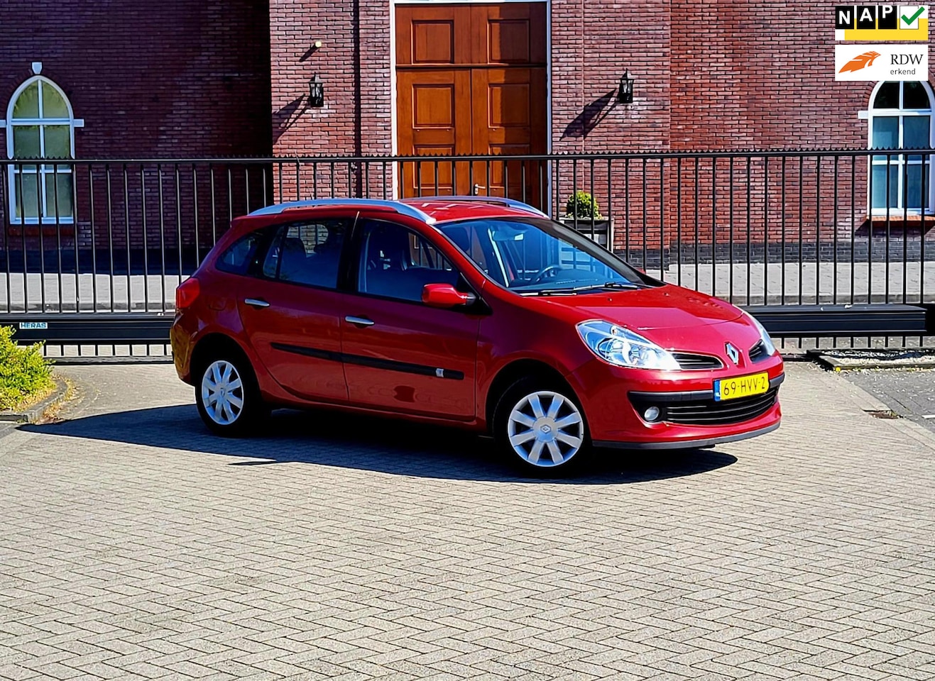 Renault Clio Estate - 1.2 TCE Dynamique / Airco / Nap / Cruise control / Nieuwe Apk - AutoWereld.nl
