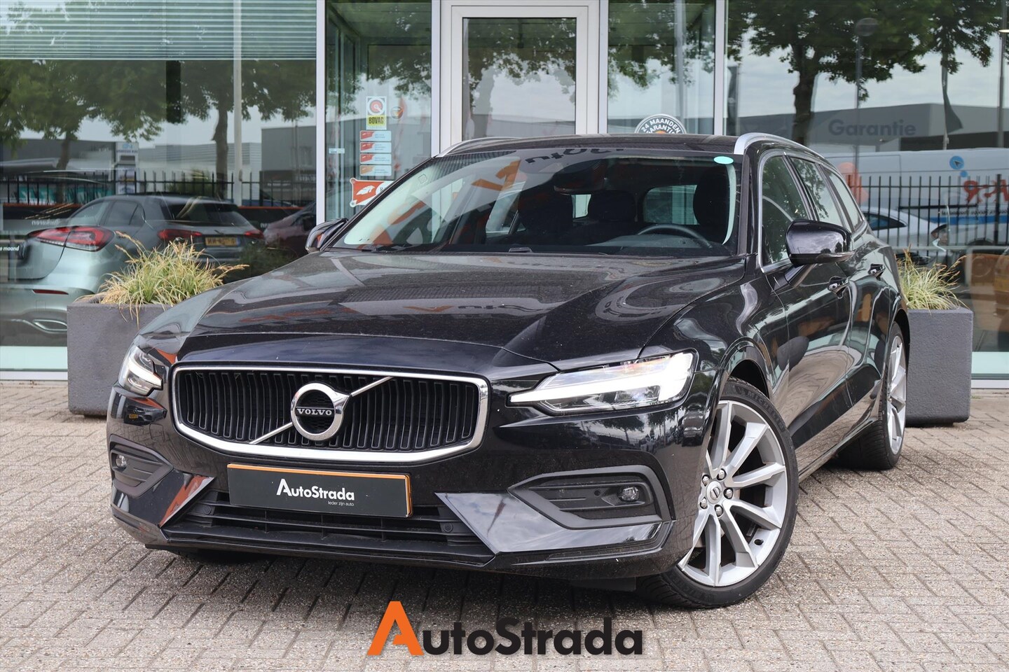 Volvo V60 - B4 Business Pro 197pk Geartronic Mild Hybrid I Trekhaak I Navi I Camera I Stoelverwarming - AutoWereld.nl