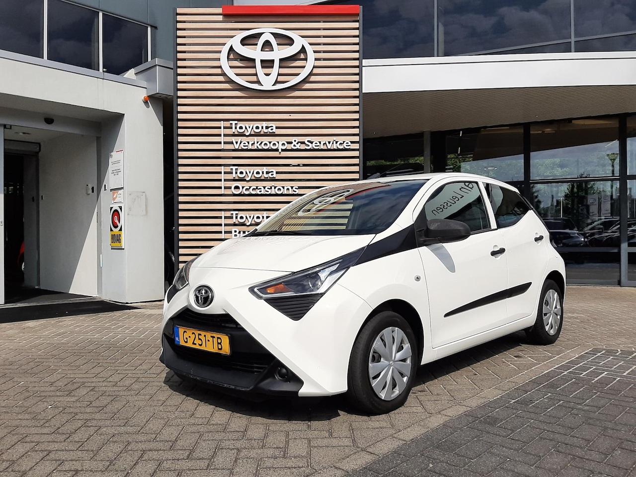 Toyota Aygo X - X-FUN 5-DEURS AIRCO BLUETOOTH EL-RAMEN - AutoWereld.nl