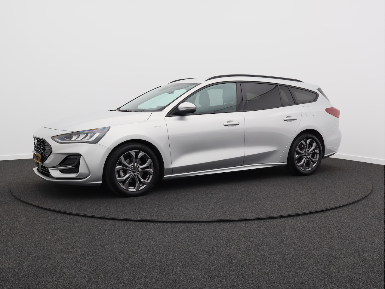 Ford Focus Wagon - 1.0 EcoBoost Hybrid ST Line X 1.0 EcoBoost Hybrid ST Line X/ compleet! - AutoWereld.nl