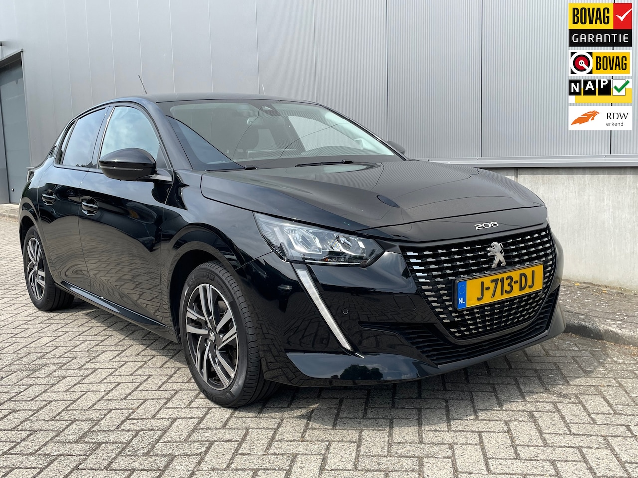 Peugeot 208 - 1.2 PureTech Allure / Automaat / Navigatie - AutoWereld.nl