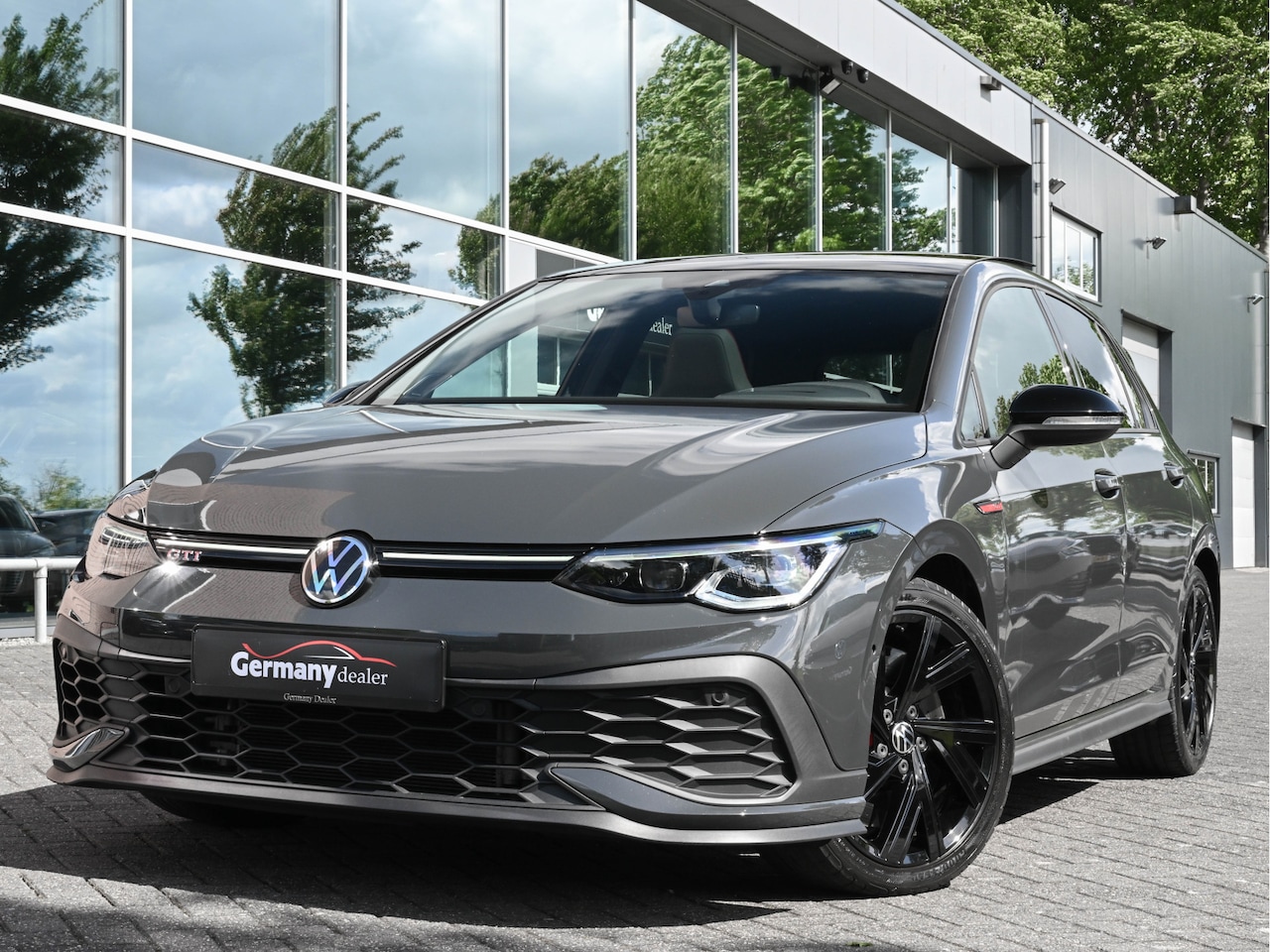 Volkswagen Golf - 2.0 TSI 300PK GTI Clubsport Pano HuD IQ H&K Stoelkoeling - AutoWereld.nl