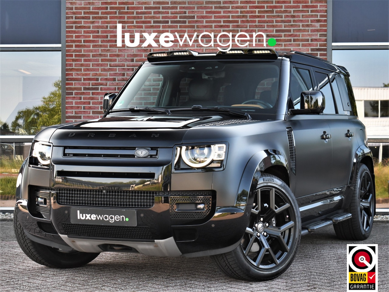 Land Rover Defender 110 - P400e X Urban 22inch Trekh Pano PPF HUD 360 ACC - AutoWereld.nl