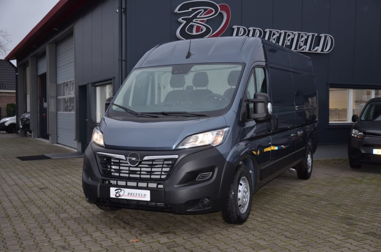 Opel Movano - 2.2D 140pk Maxi, 3000kg trekgewicht, Apple carplay  Geen BPM - AutoWereld.nl