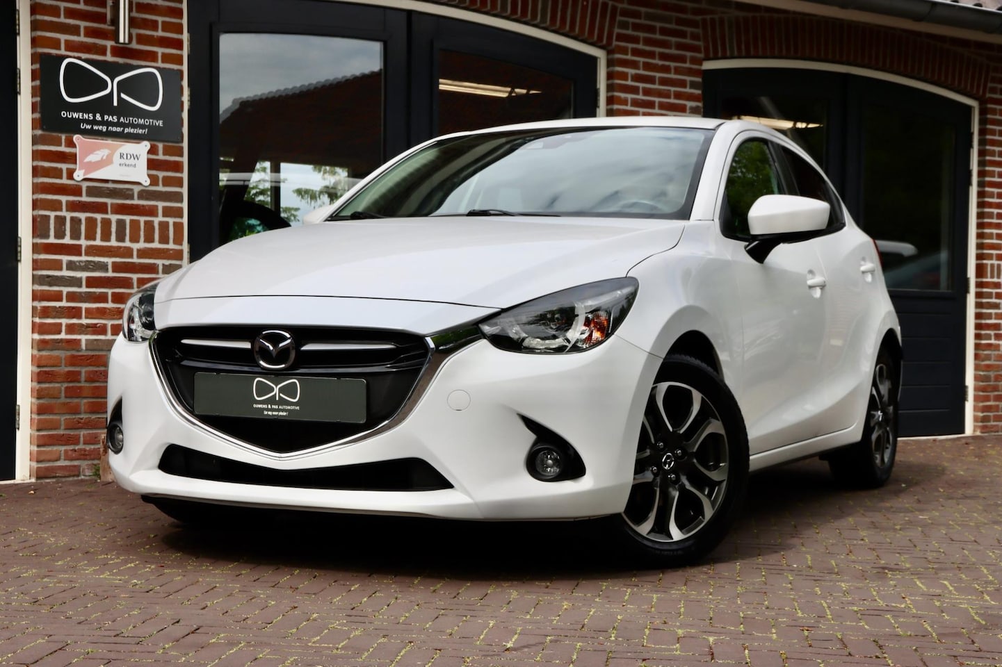 Mazda 2 - 1.5 Skyactiv-G GT-M | NAVIGATIE | CRUISE | 2E EIGENAAR | LED | STOELVERW. - AutoWereld.nl