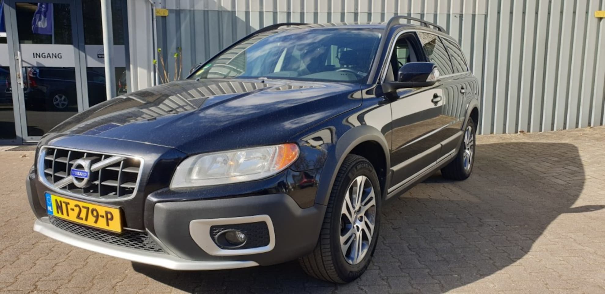 Volvo XC70 - 2.0 D4 FWD 5 Cilinder - AutoWereld.nl