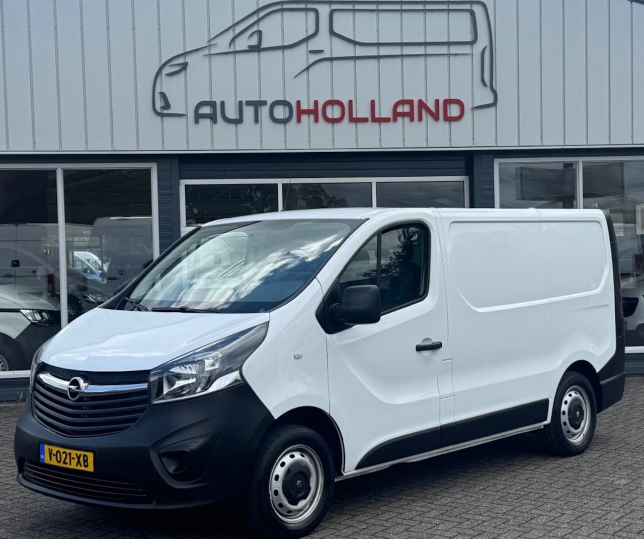 Opel Vivaro - 1.6 CDTI 70KW 95PK EURO 6 AIRCO/ NAVIGATIE/ CRUISE CONTROL/ TREKHAAK/ 100% DEALERONDERHOUD - AutoWereld.nl