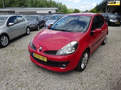 Renault Clio - 2.0-16V Dynamique S airco sportvelgen Apk 2-6-2026