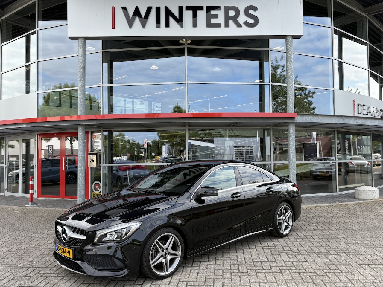 Mercedes-Benz CLA-Klasse - 180 Business Solution AMG | Stoelverwarming | Climate Control | Navigatie | Camera | - AutoWereld.nl