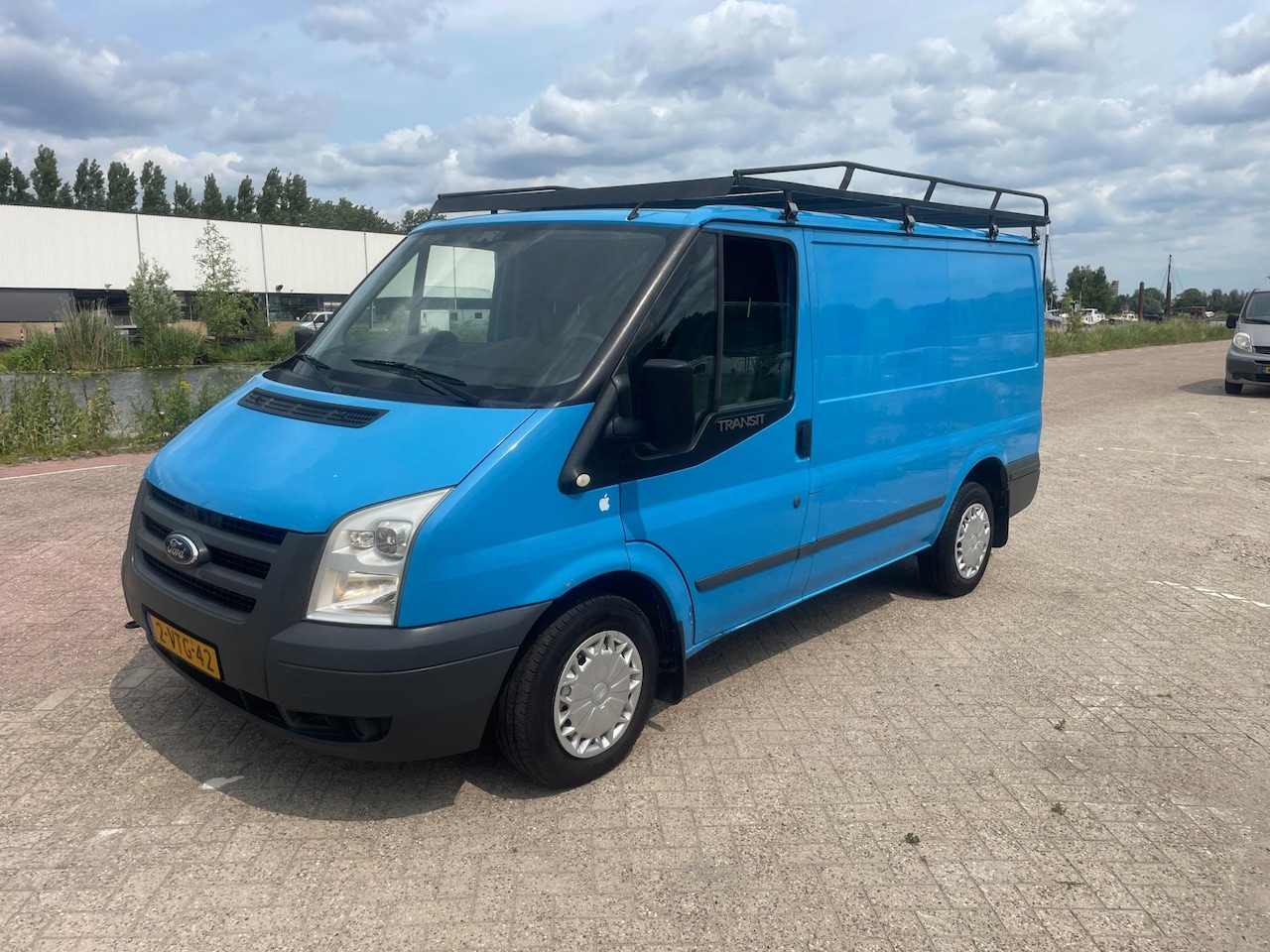 Ford Transit - 260S 2.2 TDCI Economy Edition!AIRCO!EERSTE EIGNENAAR!1 JAAR APK!WEINIG KM:152NAP!BANDEN GO - AutoWereld.nl
