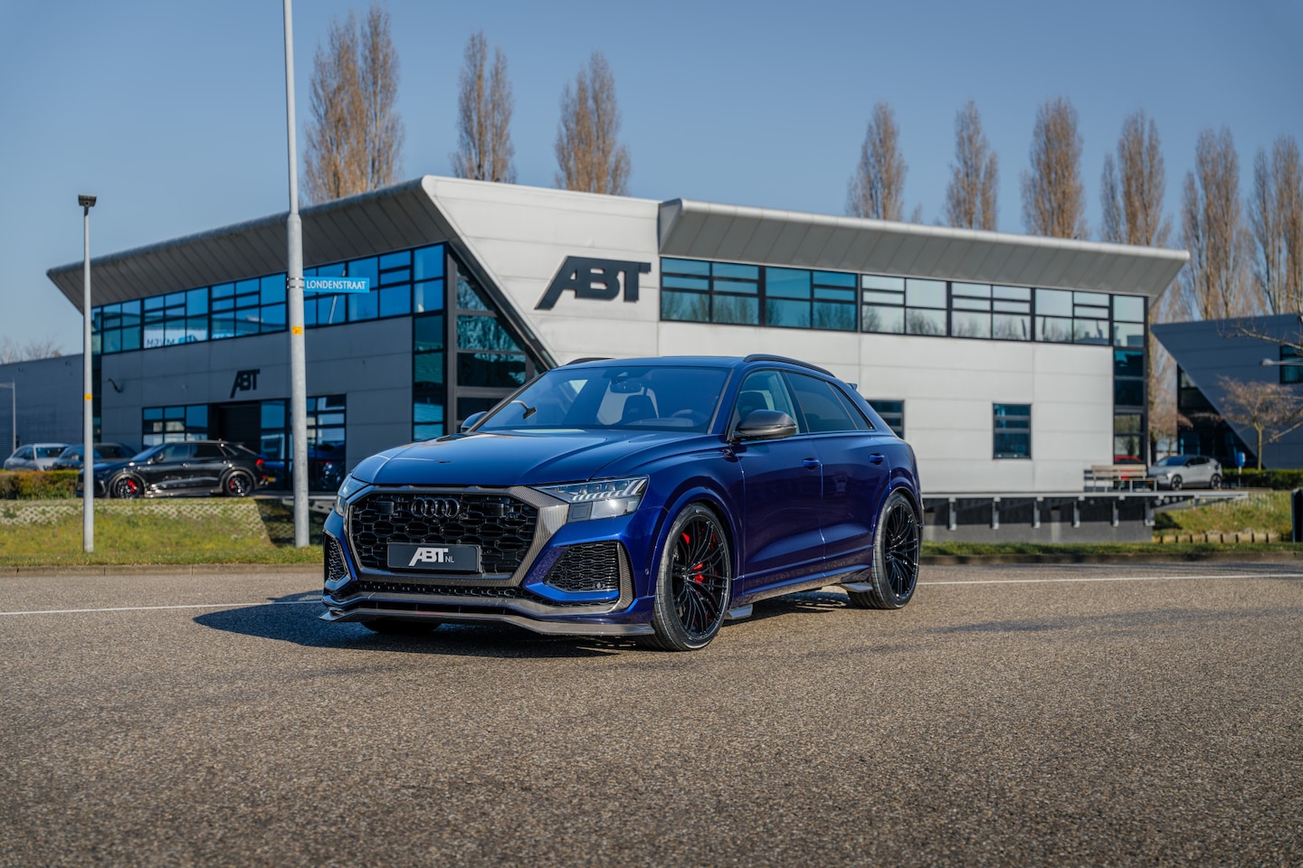 Audi RSQ8 - ABT RSQ8-S 700 | ABT HR23 Glossy Black | Dynamic plus | carbon exterieur | Designo Mystic - AutoWereld.nl