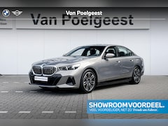 BMW i5 - Sedan eDrive40 M Sport Edition 84 kWh | Ambiance verlichting | Driving Assistant Plus | Sh