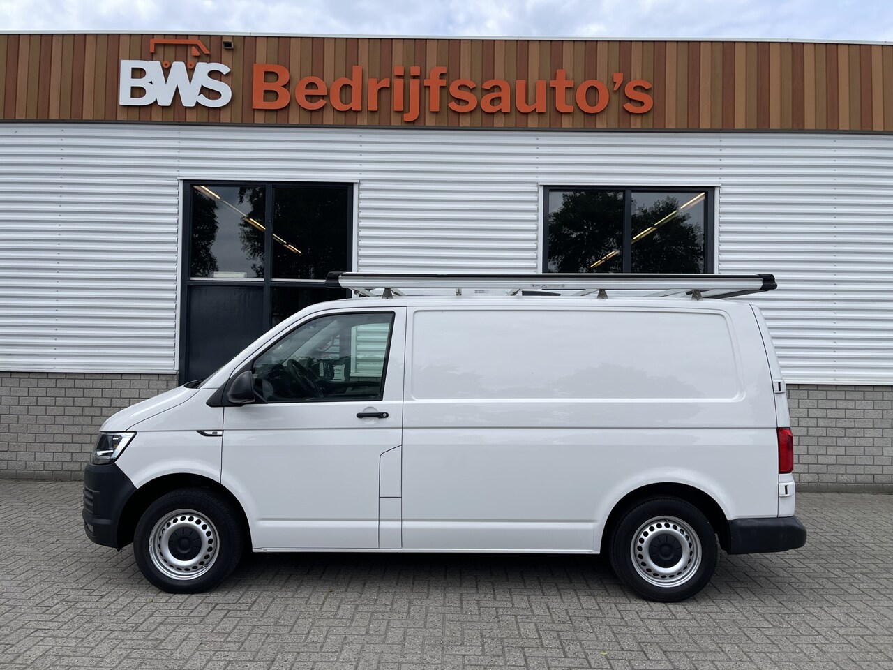 Volkswagen Transporter - 2.0 TDI 102pk L1H1 Comfortline / bpm vrij / euro 6 diesel / prijs rijklaar € 16.950 ex btw - AutoWereld.nl