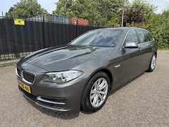 BMW 5-serie Touring - 520i Autom/Tiptr Luxury Edition Sprtleer/Stoelverw/Clima/Cruise/Navi