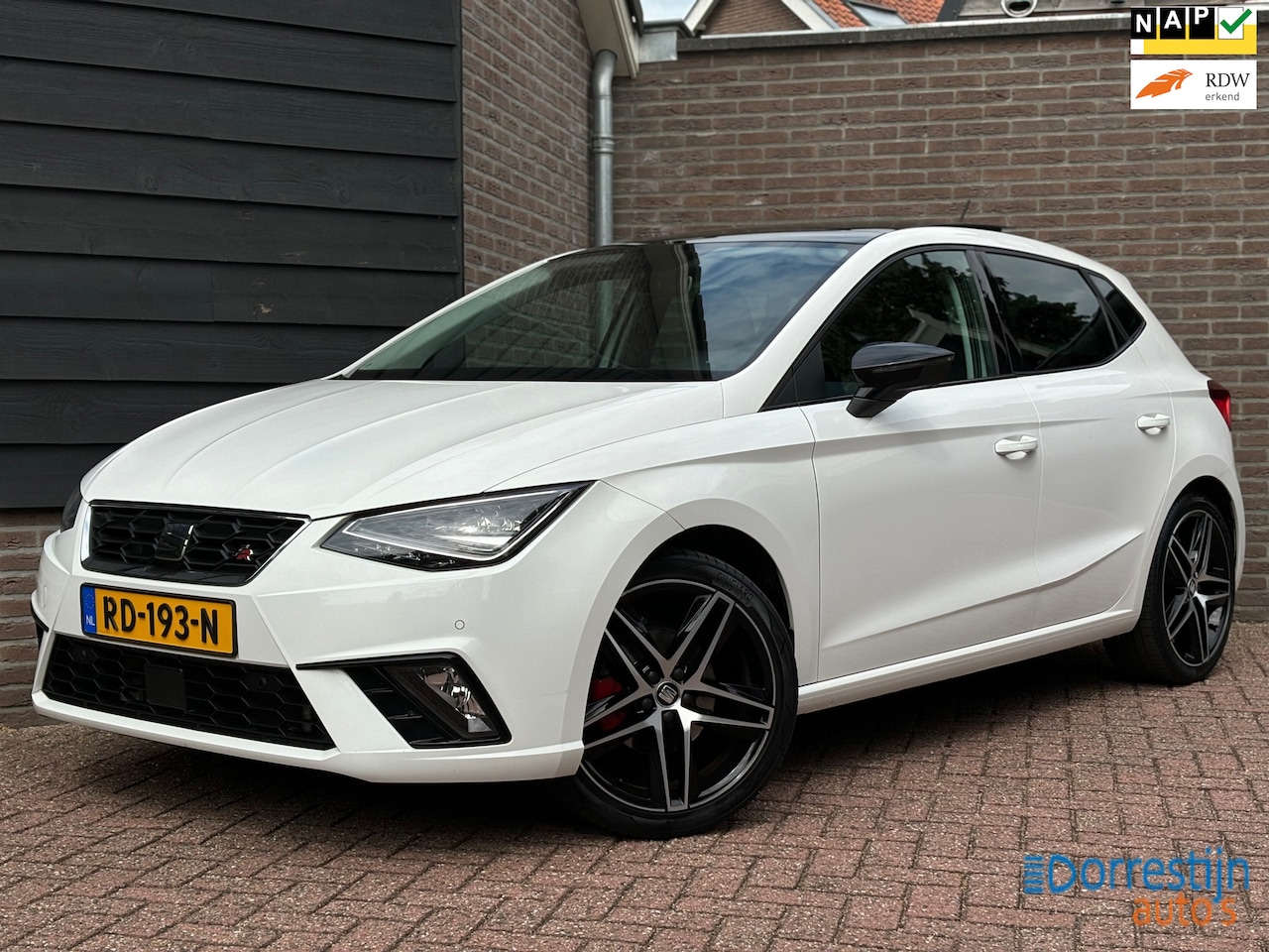 Seat Ibiza - 1.0 TSI FR Business Intense Pano | CarPlay | Camara | Navi | Led | NAP - AutoWereld.nl