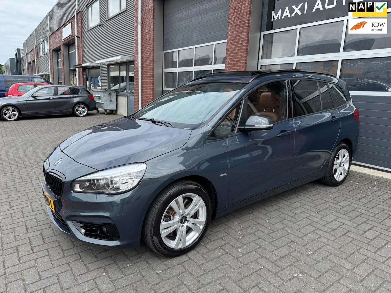 BMW 2-serie Gran Tourer - 220i 192PK 7p. High Executive Pano Leder H/K - AutoWereld.nl