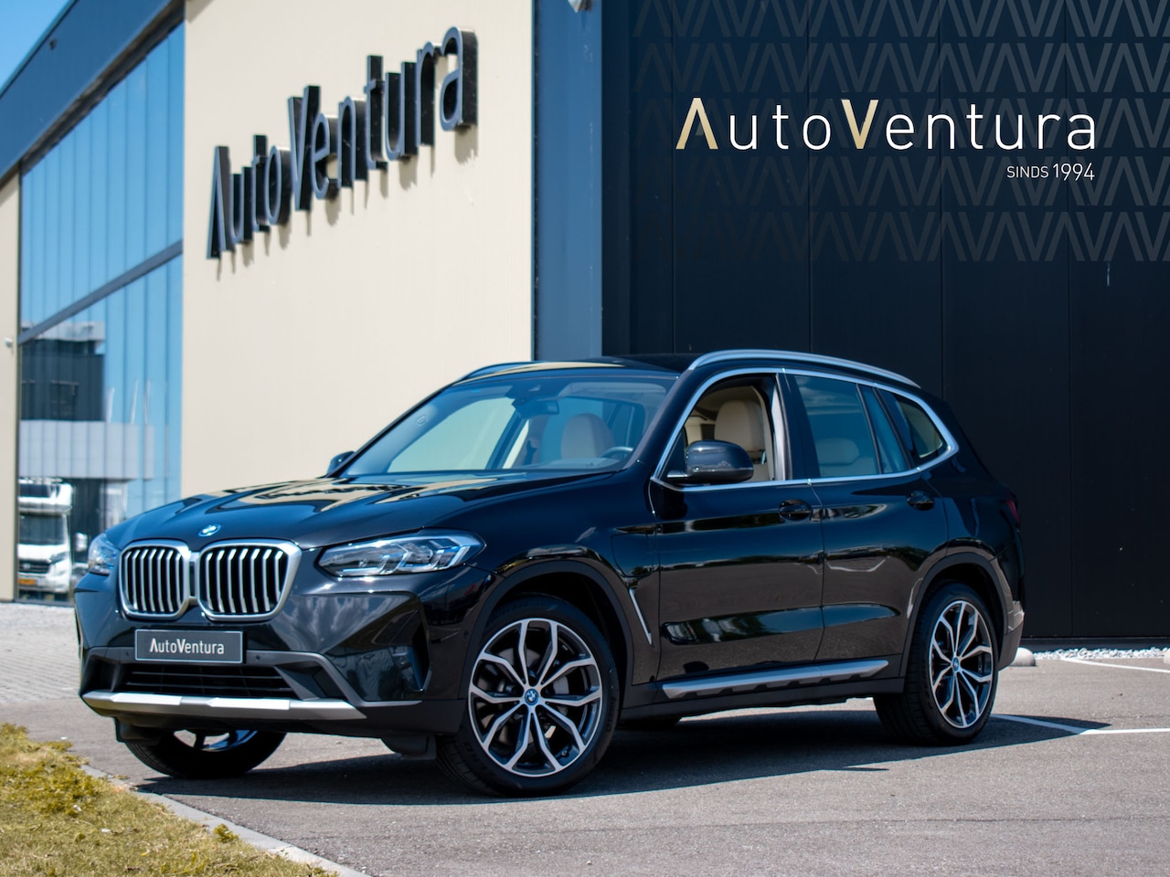 BMW X3 - xDrive30e Stoelverwarming | Laser Led | Driving Assistant | Head-up Display | 20 Inch velg - AutoWereld.nl
