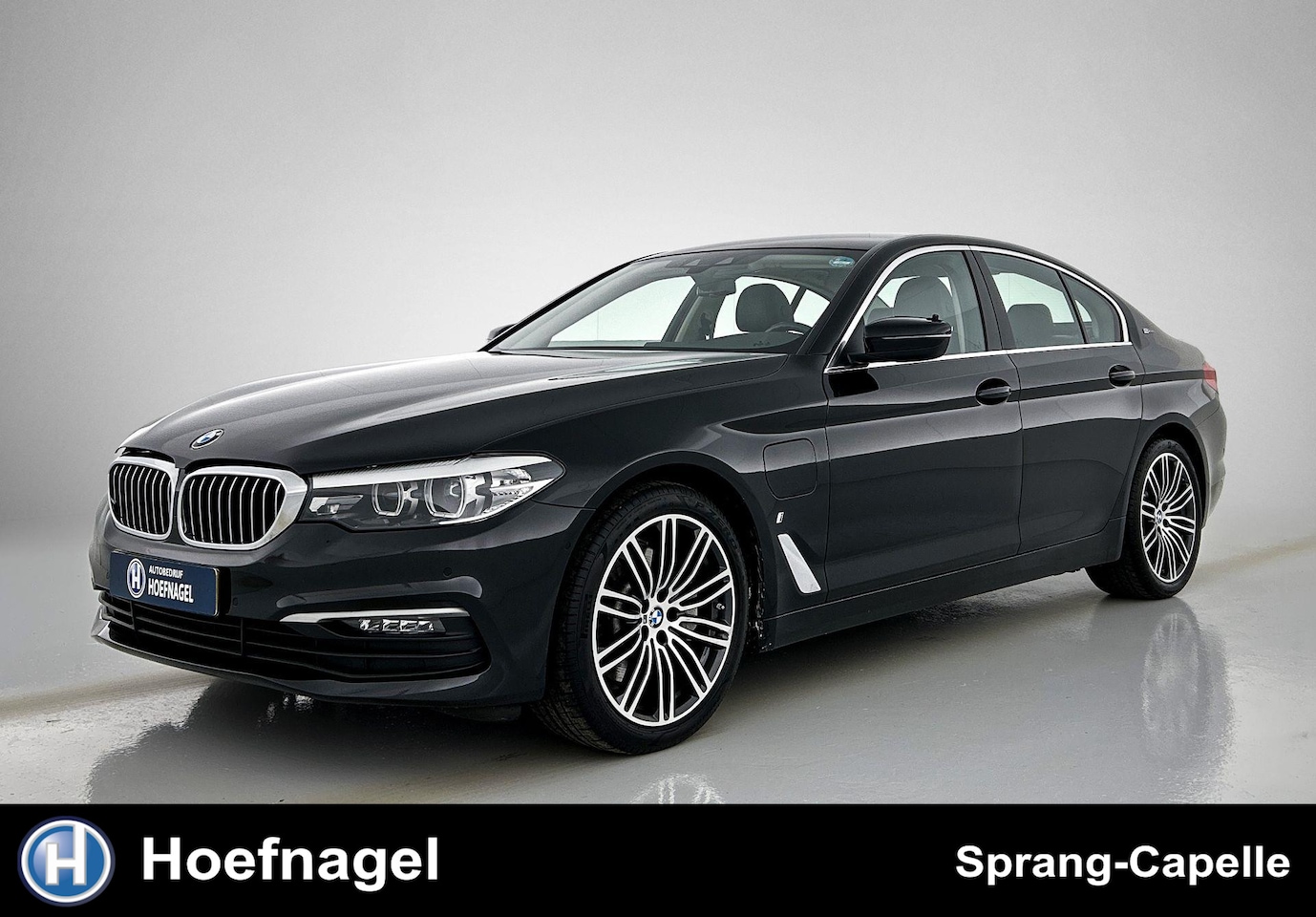 BMW 5-serie - 530e iPerformance High Executive | Cruise Control | Elektrische Stoelen | Camera - AutoWereld.nl