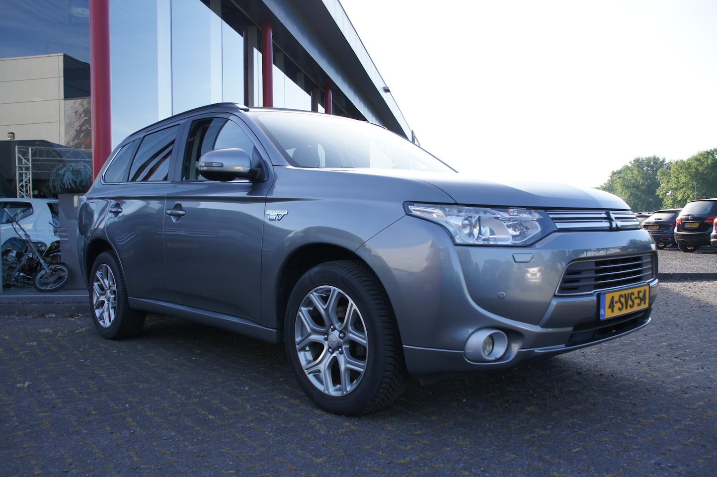 Mitsubishi Outlander - 2.0 PHEV Instyle SCHUIFDAK NAVI BLUETOOTH CAMERA - AutoWereld.nl