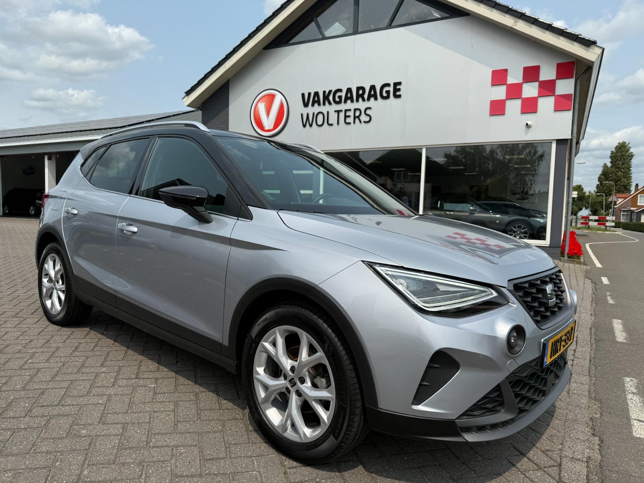 Seat Arona - 1.0 EcoTSI FR Business Connect - AutoWereld.nl