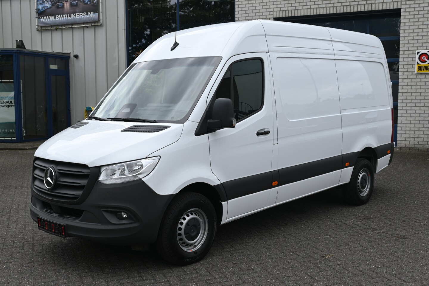 Mercedes-Benz eSprinter - 314 L2H2 Pro 81kWh Smartphone integratie pakket, 115kW DC laden, Comfort stoel - AutoWereld.nl