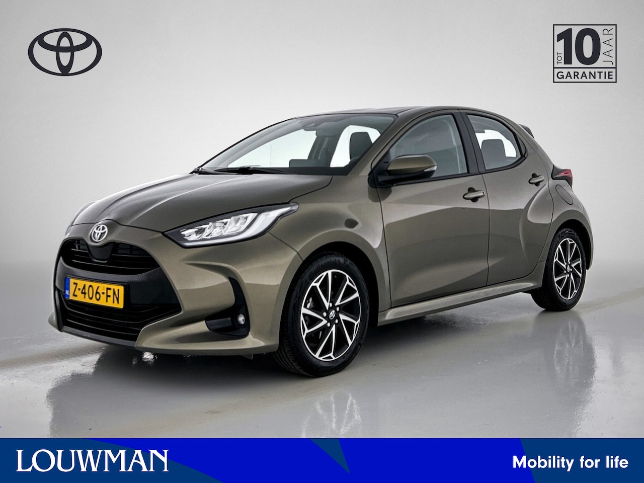 Toyota Yaris - 1.5 VVT-i Dynamic 850kg trekgewicht | Apple Carplay/Android Auto | Lichtmetalen Velgen | N - AutoWereld.nl