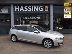 Volvo V60 - 1.5 T2 Kinetic , Automaat, Navi, PDC voor-achter, Sport lederen stoelen , Cruise contr. Ra