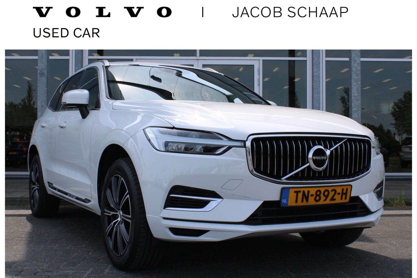 Volvo XC60 - 2.0 T8 Twin Engine AWD Inscription | Schuif/kanteldak | AppleCarplay | Privacy glass | 19" - AutoWereld.nl