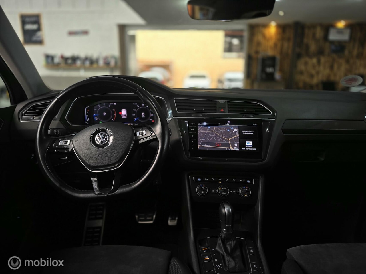 Volkswagen Tiguan - 1.5 TSI ACT Highline/ Head-Up/360 Cam./ACC - AutoWereld.nl