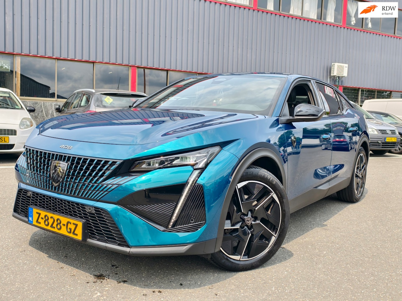 Peugeot 408 - 1.2 PureTech Allure 130 EAT8 / automaat / full option / bijna nieuw / - AutoWereld.nl