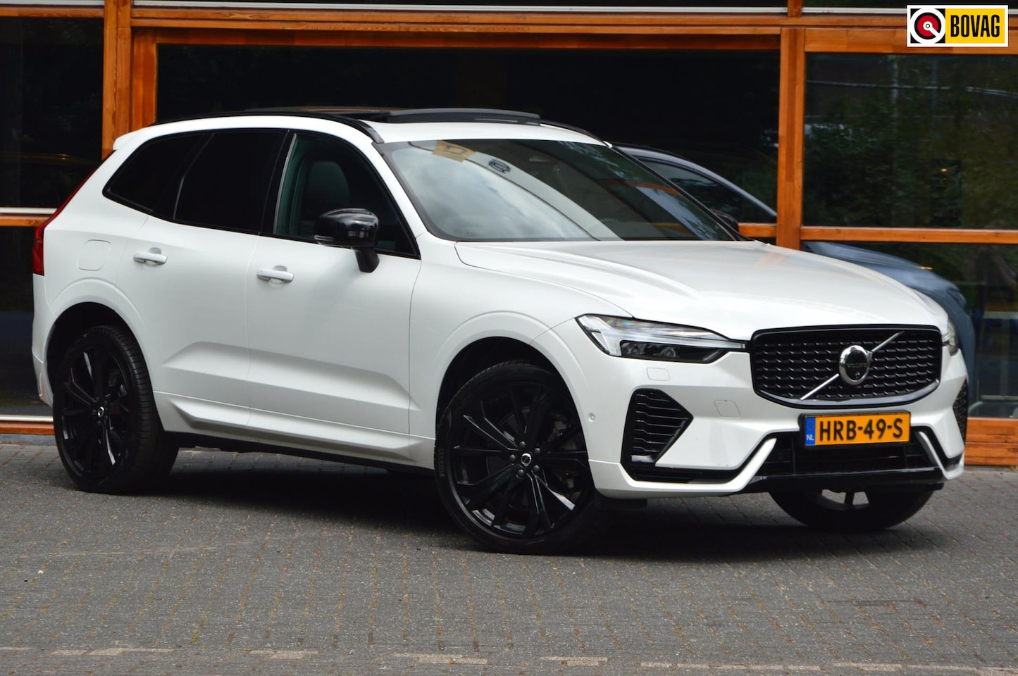 Volvo XC60 - T8 Hybride AWD Plus Dark | 360° Camera | Harman Kardon | Pilot assist | Stuur + Stoel verw - AutoWereld.nl