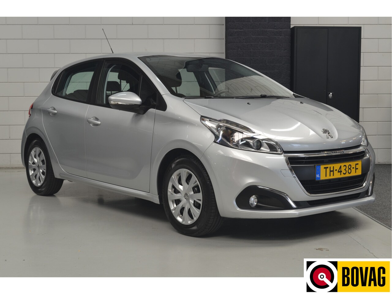 Peugeot 208 - 1.2 PureTech Blue Lion // AIRCO // CRUISE // PDC // TREKHAAK // NAVI // CARPLAY // - AutoWereld.nl