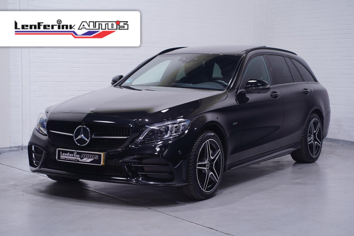 Mercedes-Benz C-klasse Estate - 300 e Business Solution AMG Limited Panoramadak Apple Carplay 360 Camera 1e Eig. NAP - AutoWereld.nl
