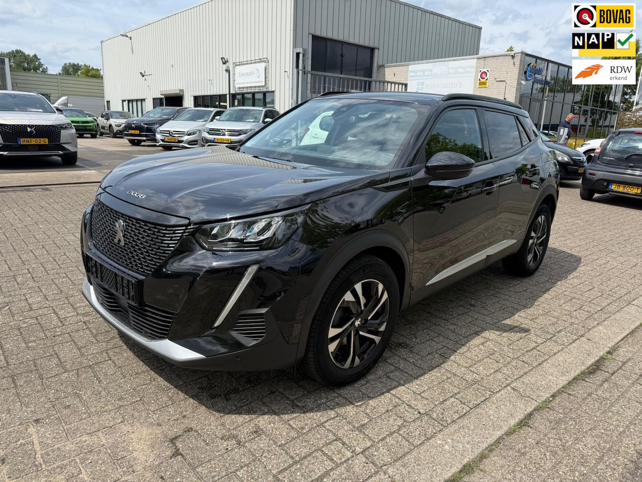 Peugeot 2008 - 1.2 PureTech Allure 1.2 PureTech Allure, Automaat, Navi, 12 mnd Garantie - AutoWereld.nl