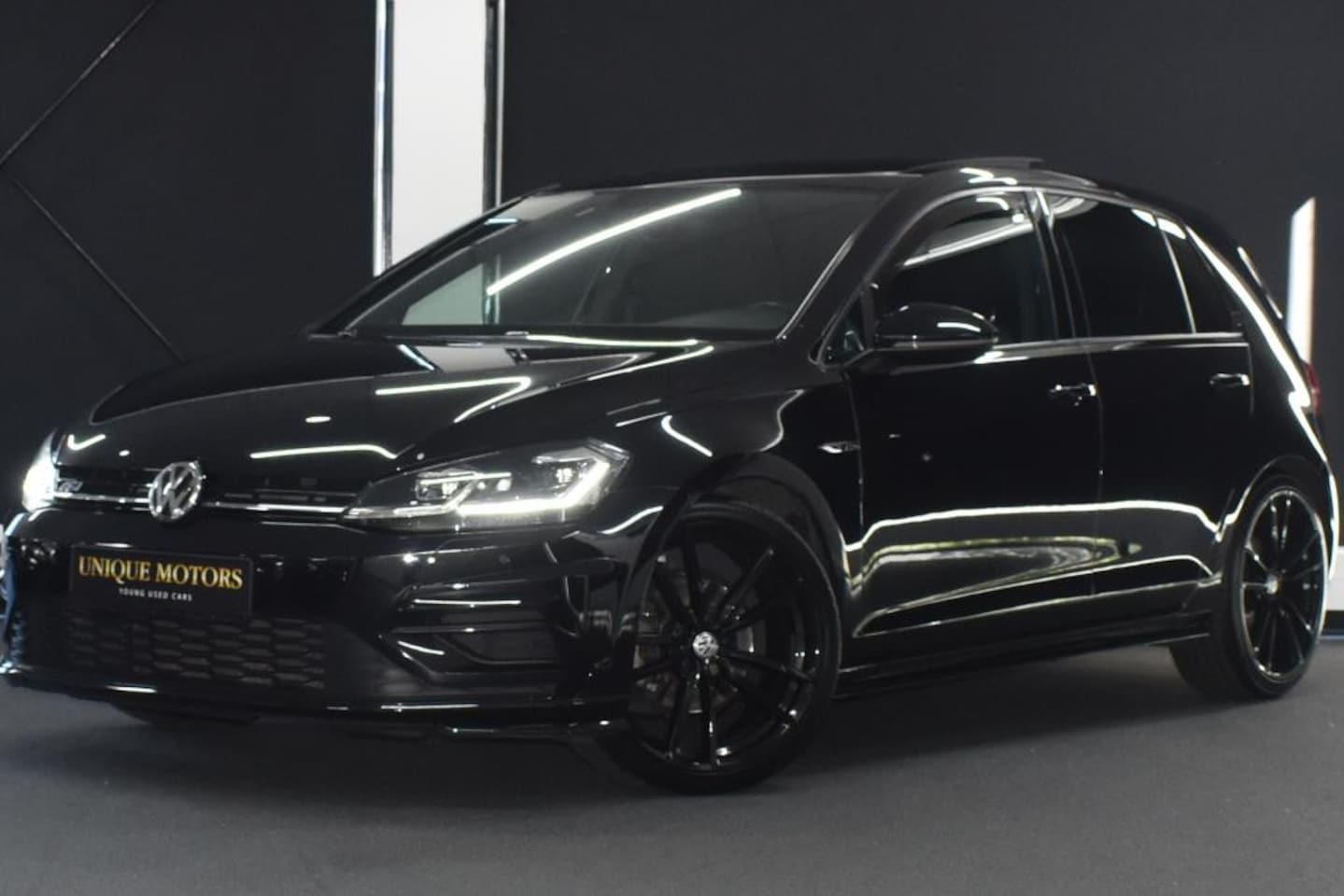 Volkswagen Golf - 1.4 TSI DSG R-Line | PANODAK | CAMERA - AutoWereld.nl