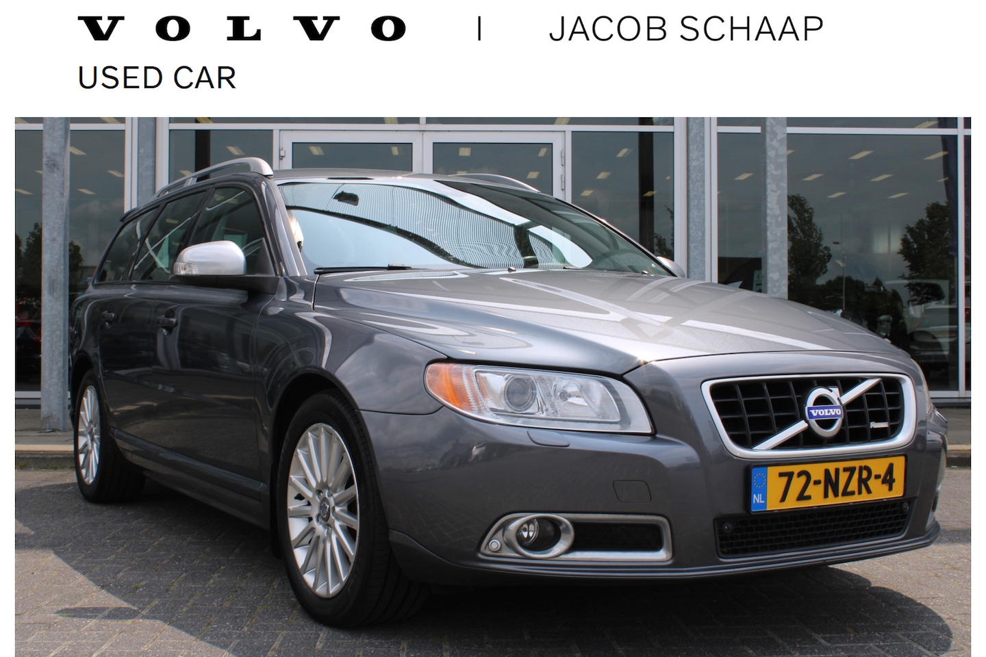 Volvo V70 - 2.0T Automaat R-Edition | Bluetooth | Trekhaak | Cruise Control | Verw. Voorstoelen - AutoWereld.nl