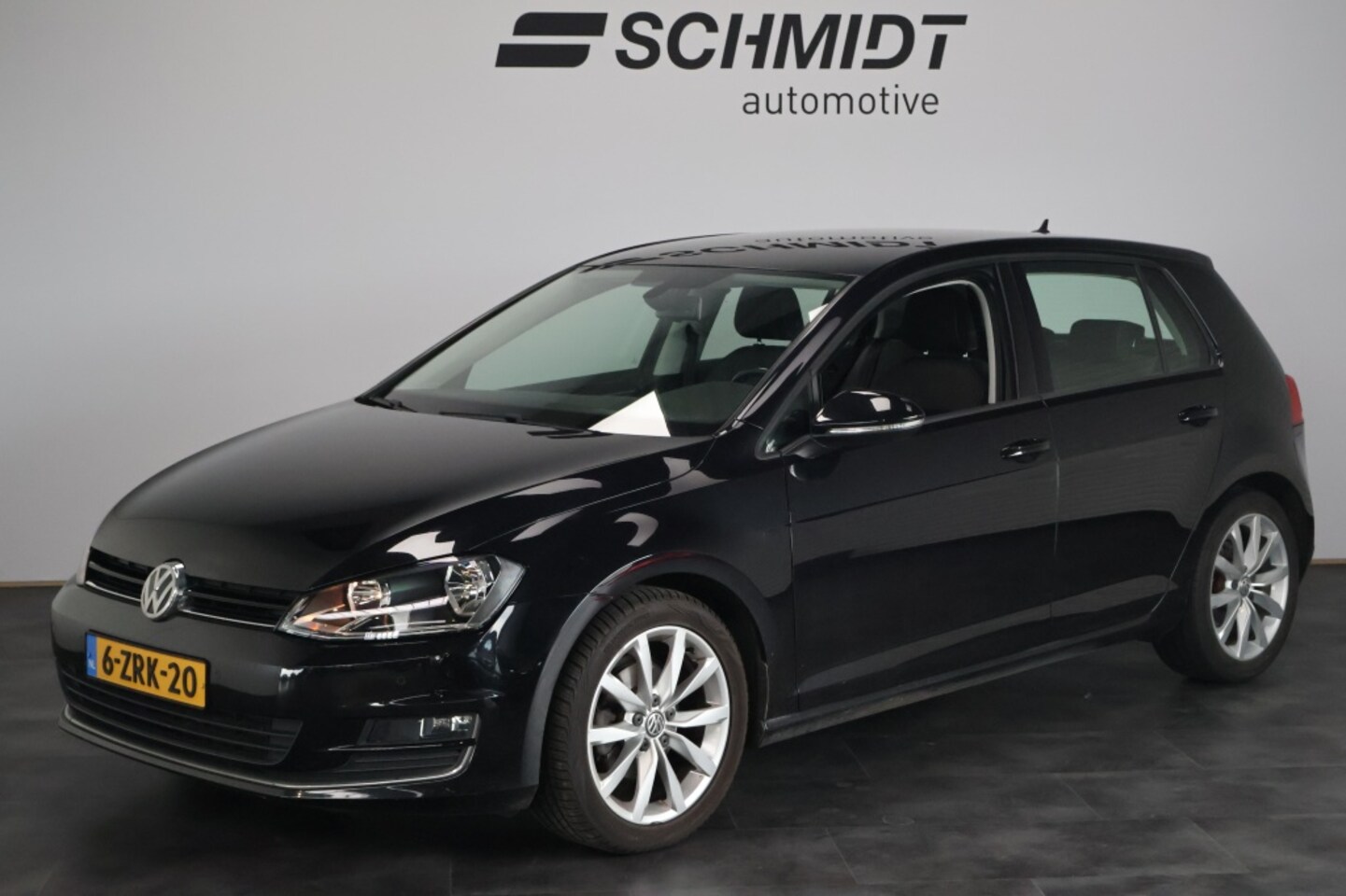 Volkswagen Golf - 1.2 TSI Highline | Camera | Navi | Cruise Control - AutoWereld.nl