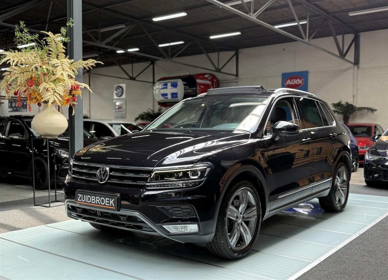 Volkswagen Tiguan - 2.0 TSI Highline 4Motion PANO |Head up| Xenon Dynaudio - AutoWereld.nl