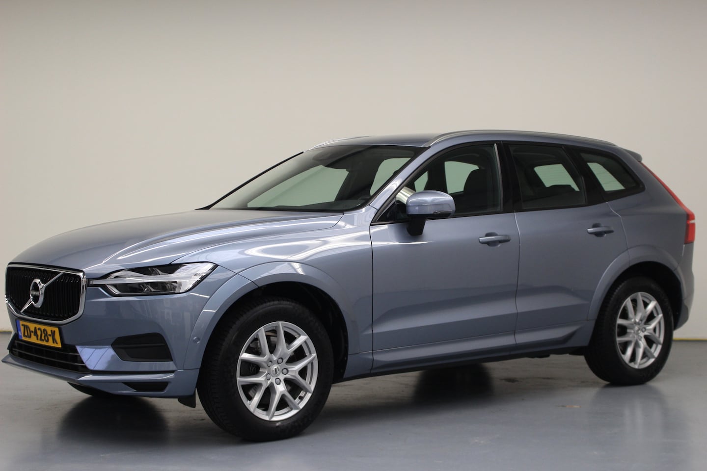 Volvo XC60 - T5 Momentum Business | Rijklaarprijs | Trekhaak | Polestar | Harman Kardonn | - AutoWereld.nl