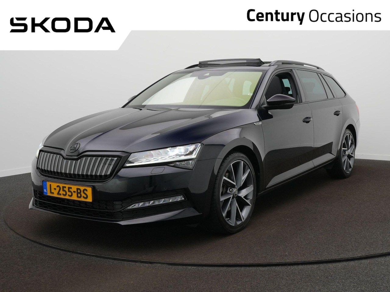 Skoda Superb Combi - 1.4 TSI iV Sportline Business l Panoramadak l Zwenkbare trekhaak l Adap. Cruise l - AutoWereld.nl