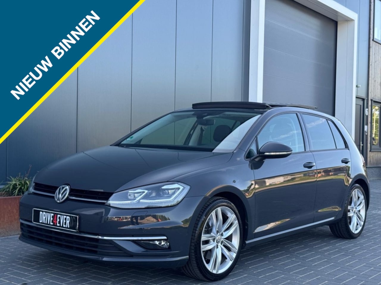 Volkswagen Golf - 1.5 TSI HL Bns R DSG FULL PANO NAVI ACC ECC PDC ELEK PAKKET - AutoWereld.nl